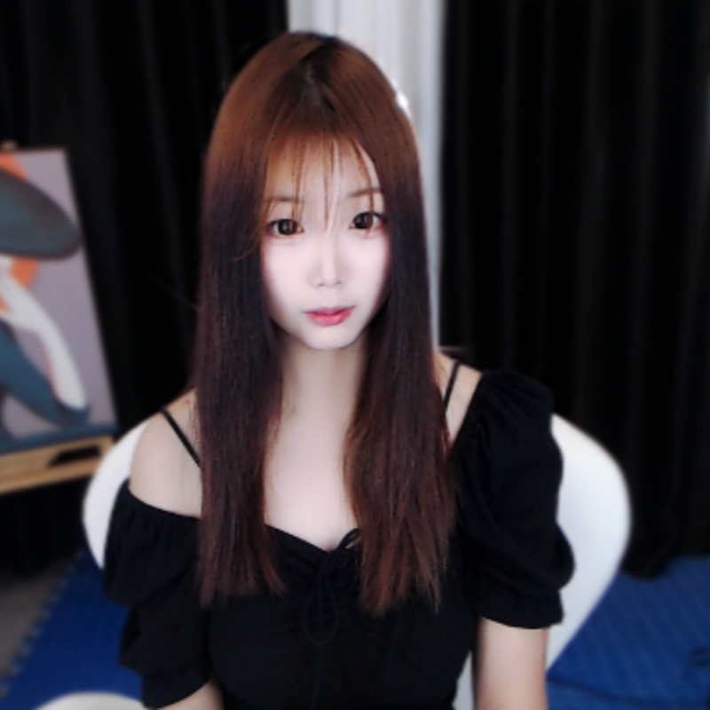 新人~颜颜海报