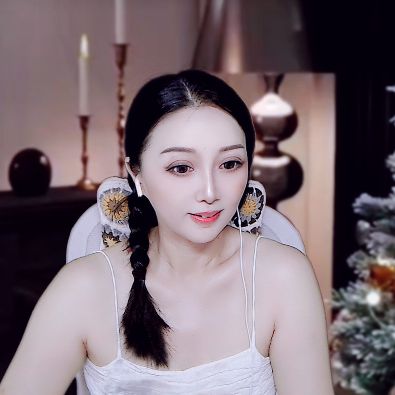 灯下美人🌹的主播海报