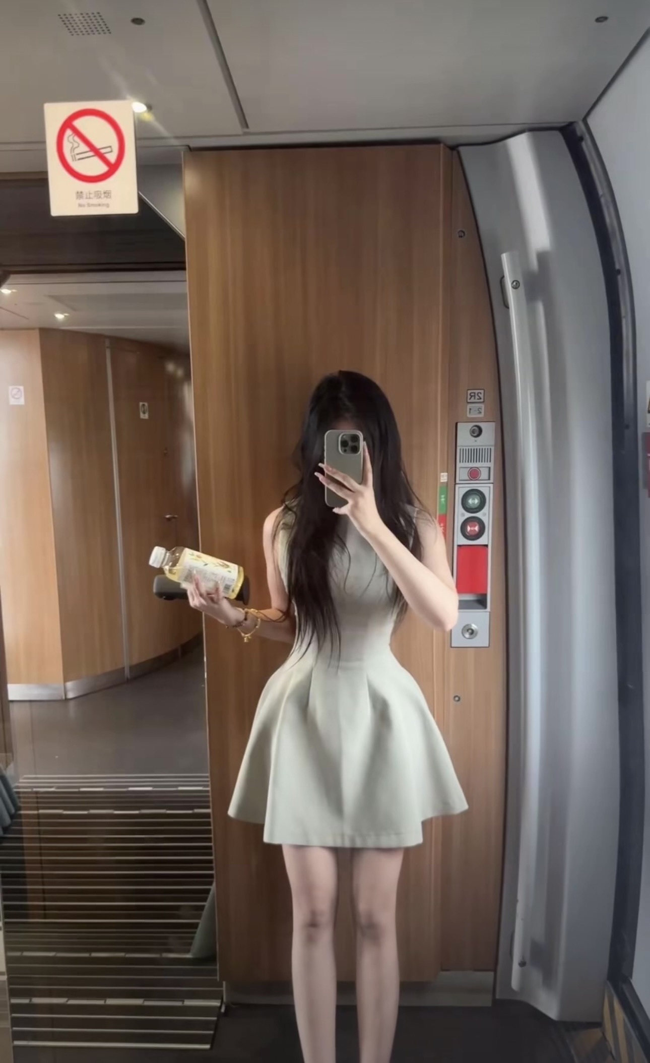 新人桃酱的图片