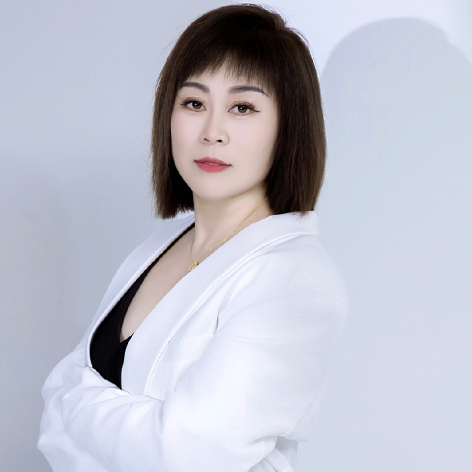维一是女神海报