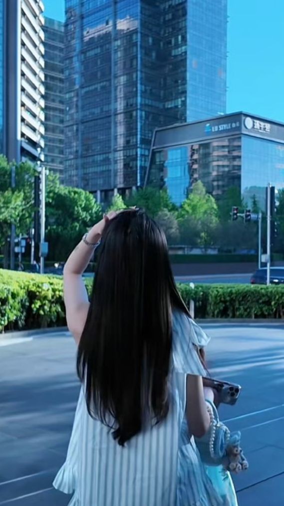 二两桃花醉今生的图片