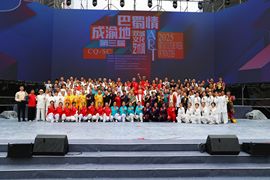 杨文海鼎流体育的图片