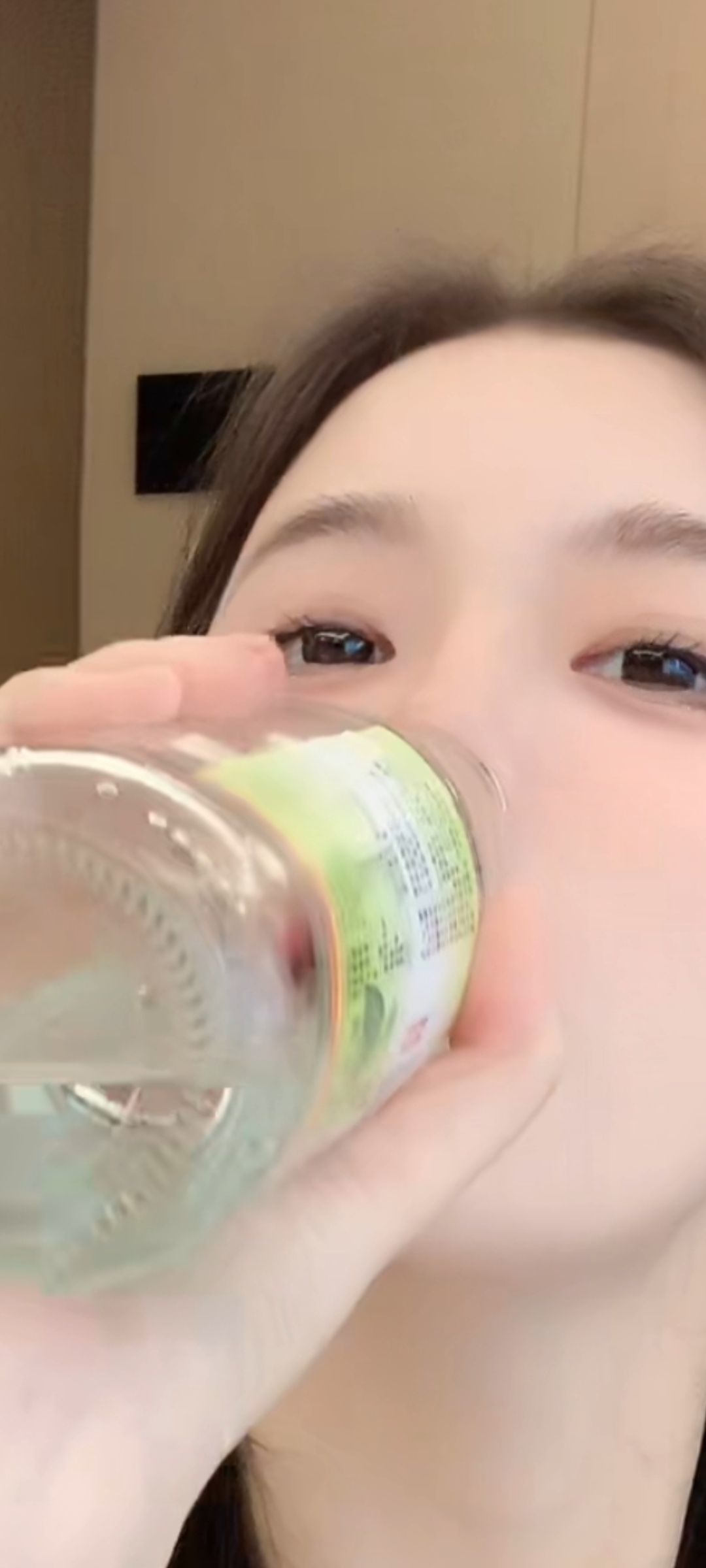 二两桃花醉今生的图片