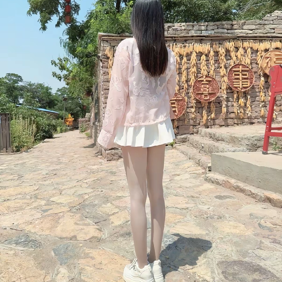 閜苡靉💫閜苡騶海报