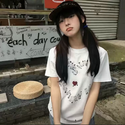 会撒娇的母蟑螂