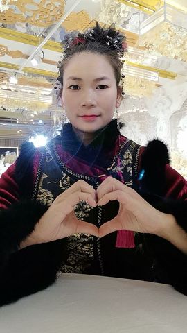 小凤凰八妹主播照片