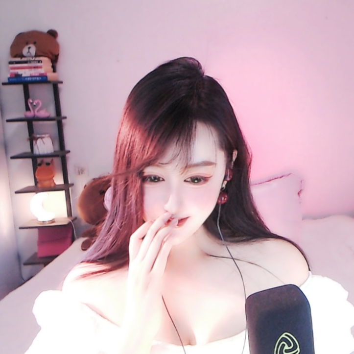 玥儿🌙有事晚上播~海报