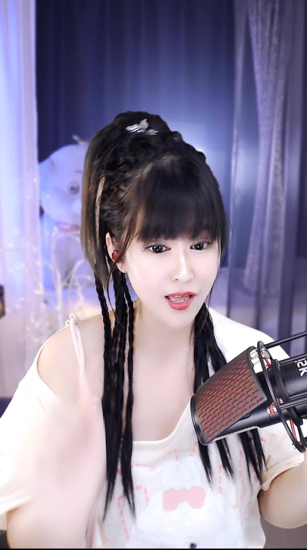 /大笑谁会一直陪在身