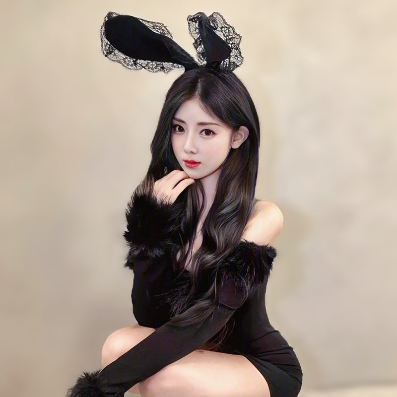 闪闪♥️休的主播海报