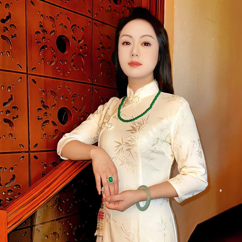 邓氏珠宝的主播海报