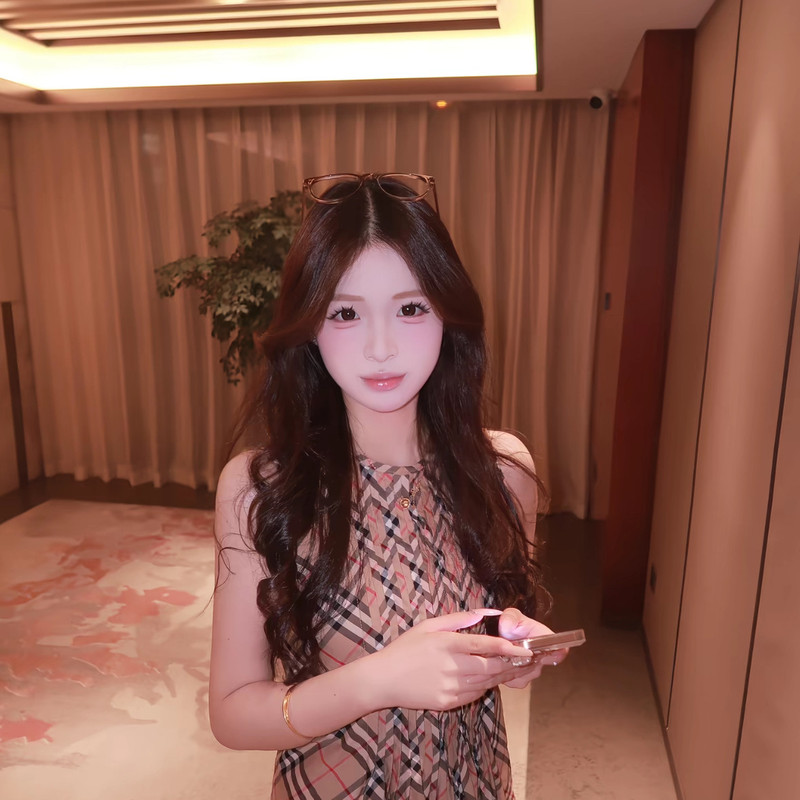 小钢牙，的主播海报