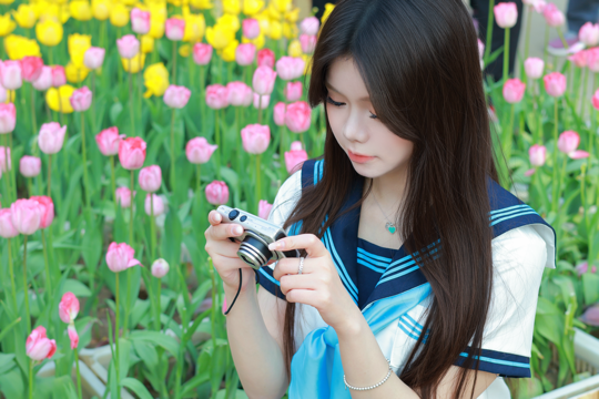 新人小兔海报