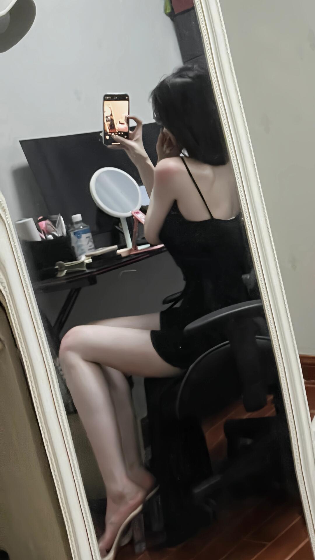❤️会唱歌的依依的图片