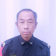 看新闻的刺背鳄蜥