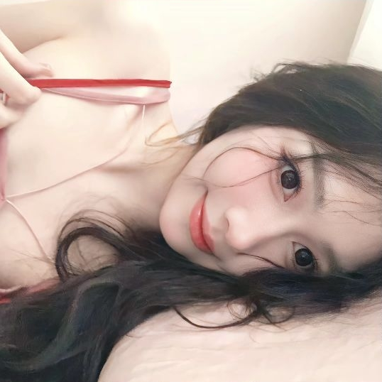 九淼淼💫搞笑女海报