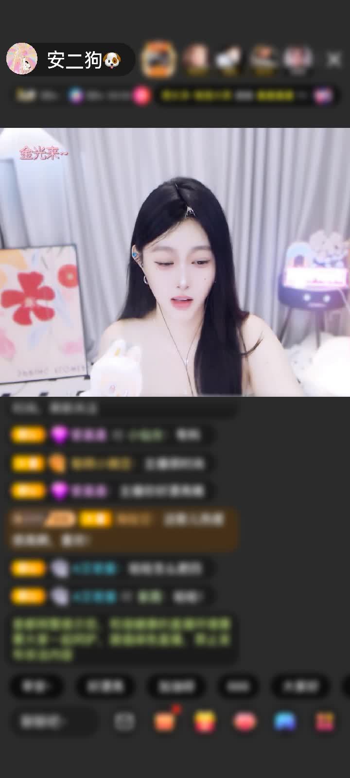 感谢神秘人赠送冰雪女王1个