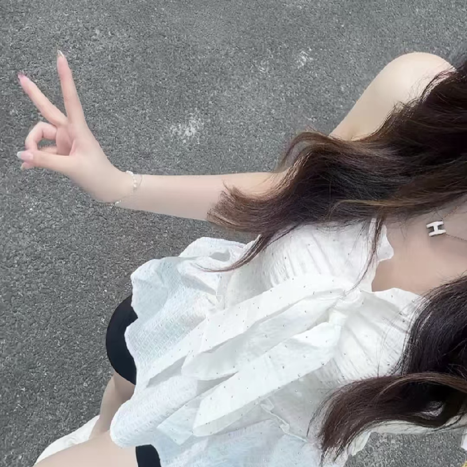 Clover💖如意海报