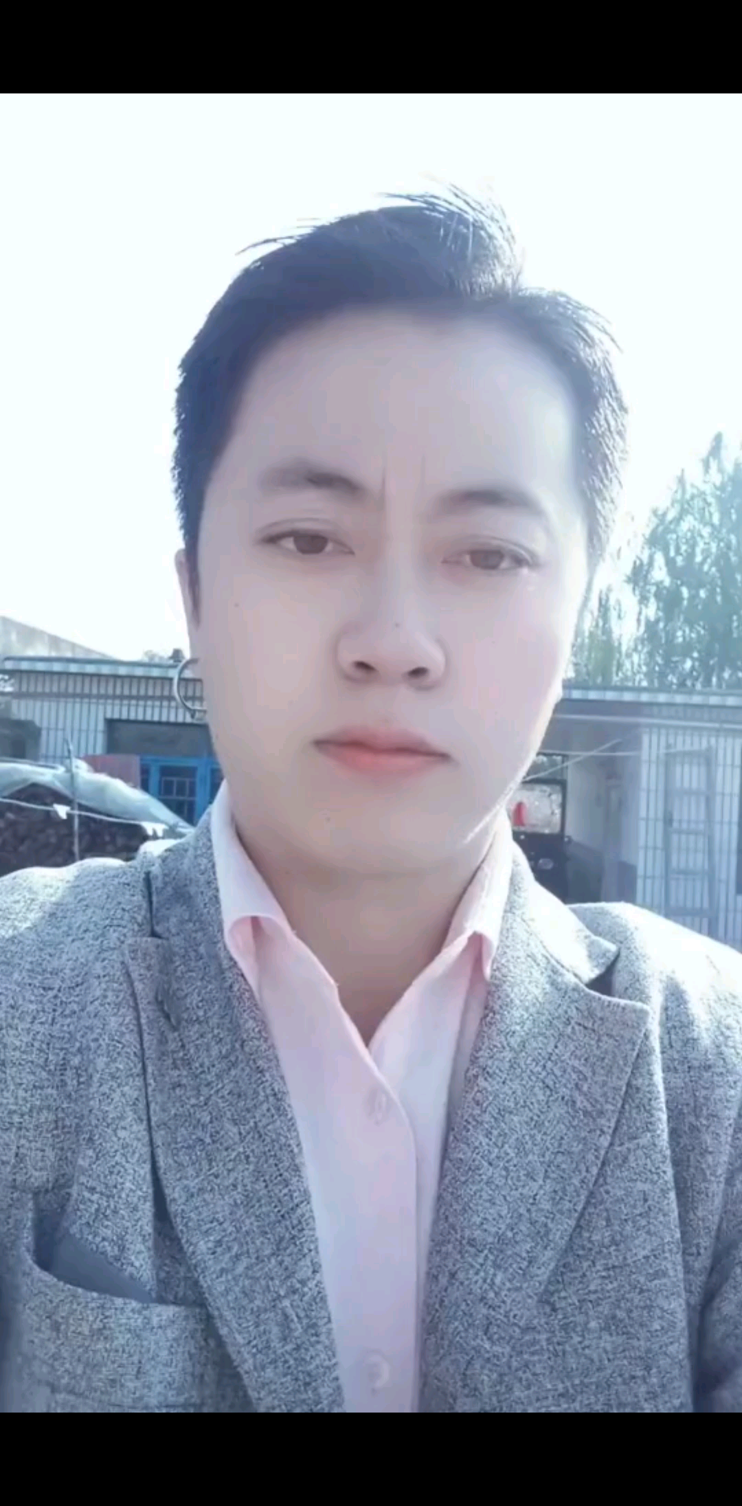 大金链子小手表一天三顿小烧烤