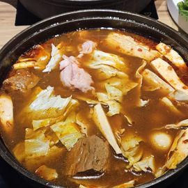 扯一下皮皮主播照片