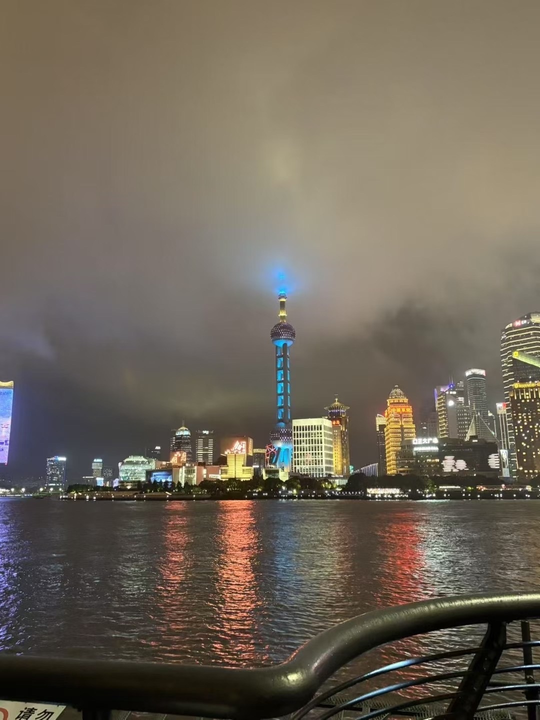 白又白小兔兔主播图片