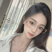 琴琴鸭海报