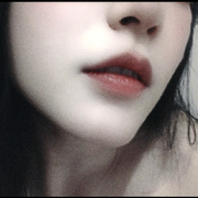 歌手赵佳怡。