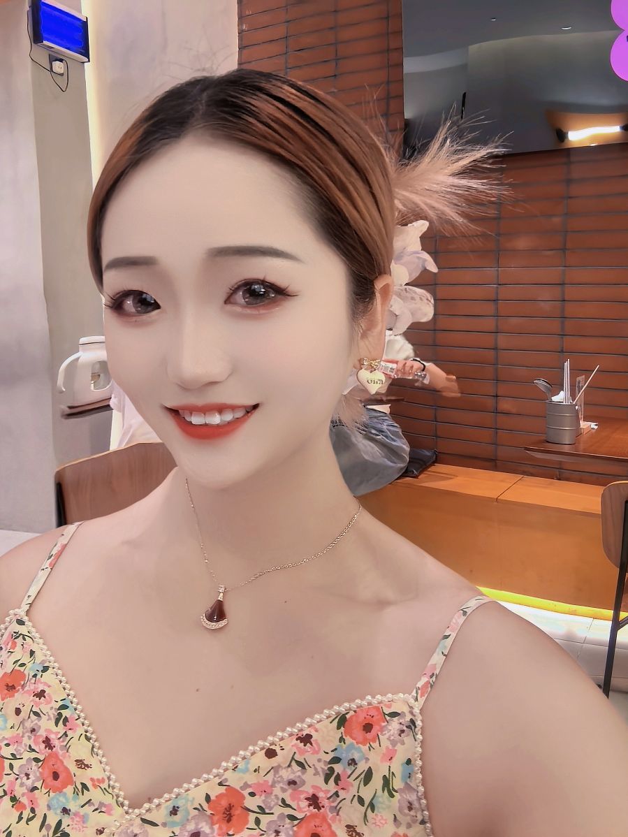 ??艾萌萌唱歌主播圖片