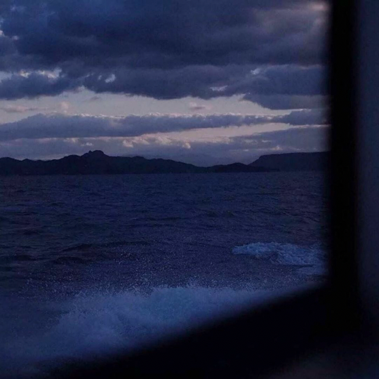 ᴮᴸᵁᴱ.海报