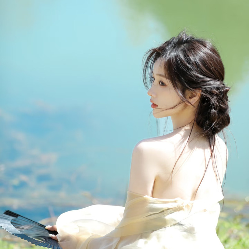 卿尔🌈✨海报