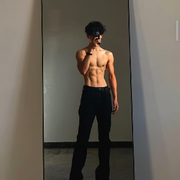 ⊙健儿爱踢足球