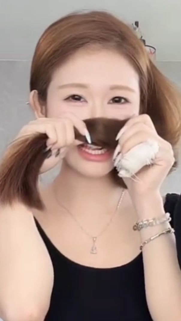 二两桃花醉今生的图片
