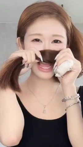 二两桃花醉今生的图片