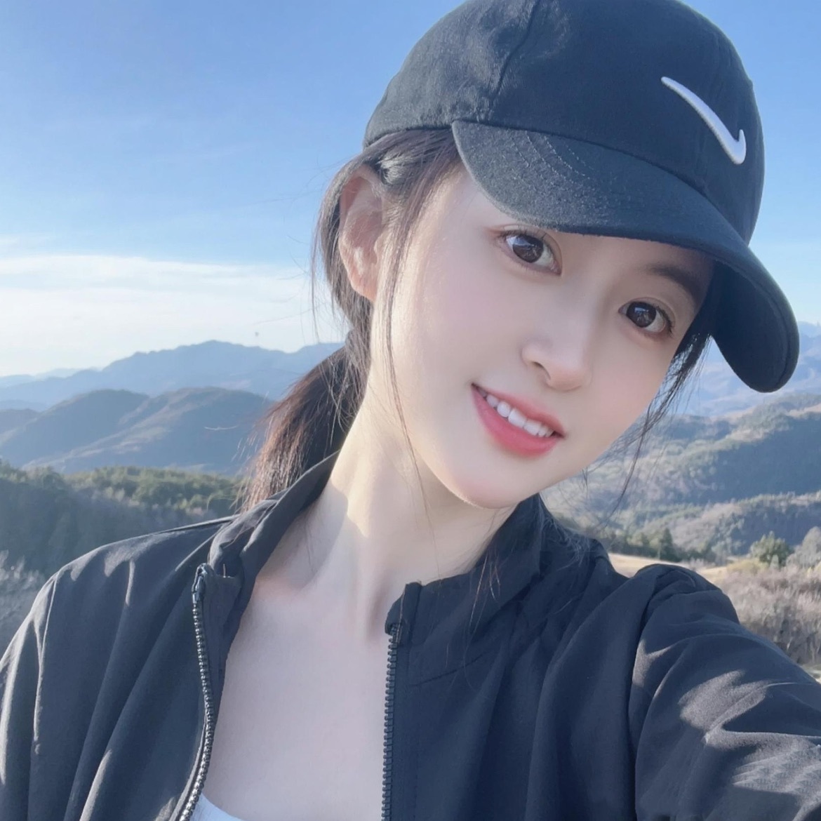 小妮的小熊主播图片