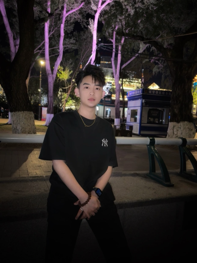 文东Rich海报