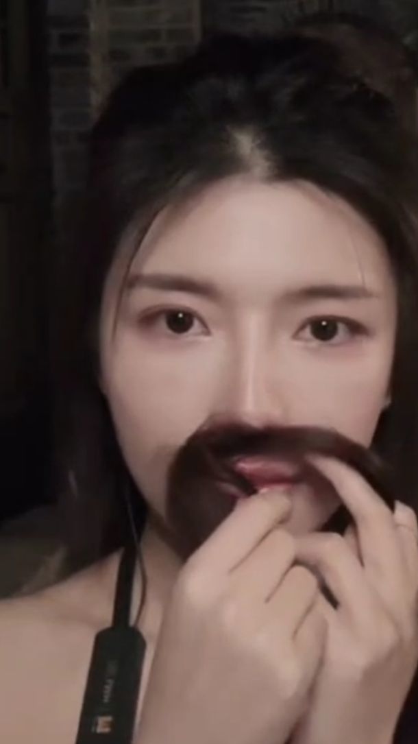 二两桃花醉今生的图片
