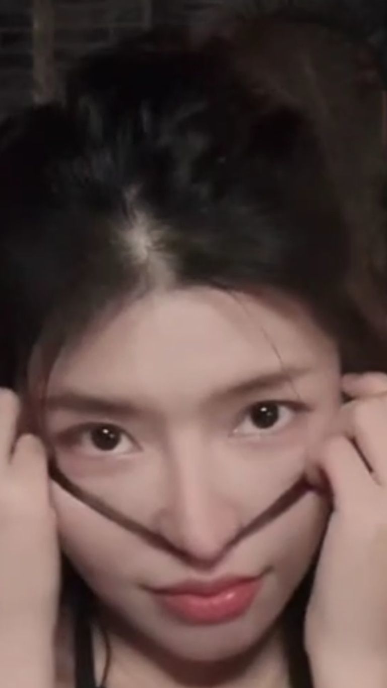 二两桃花醉今生的图片