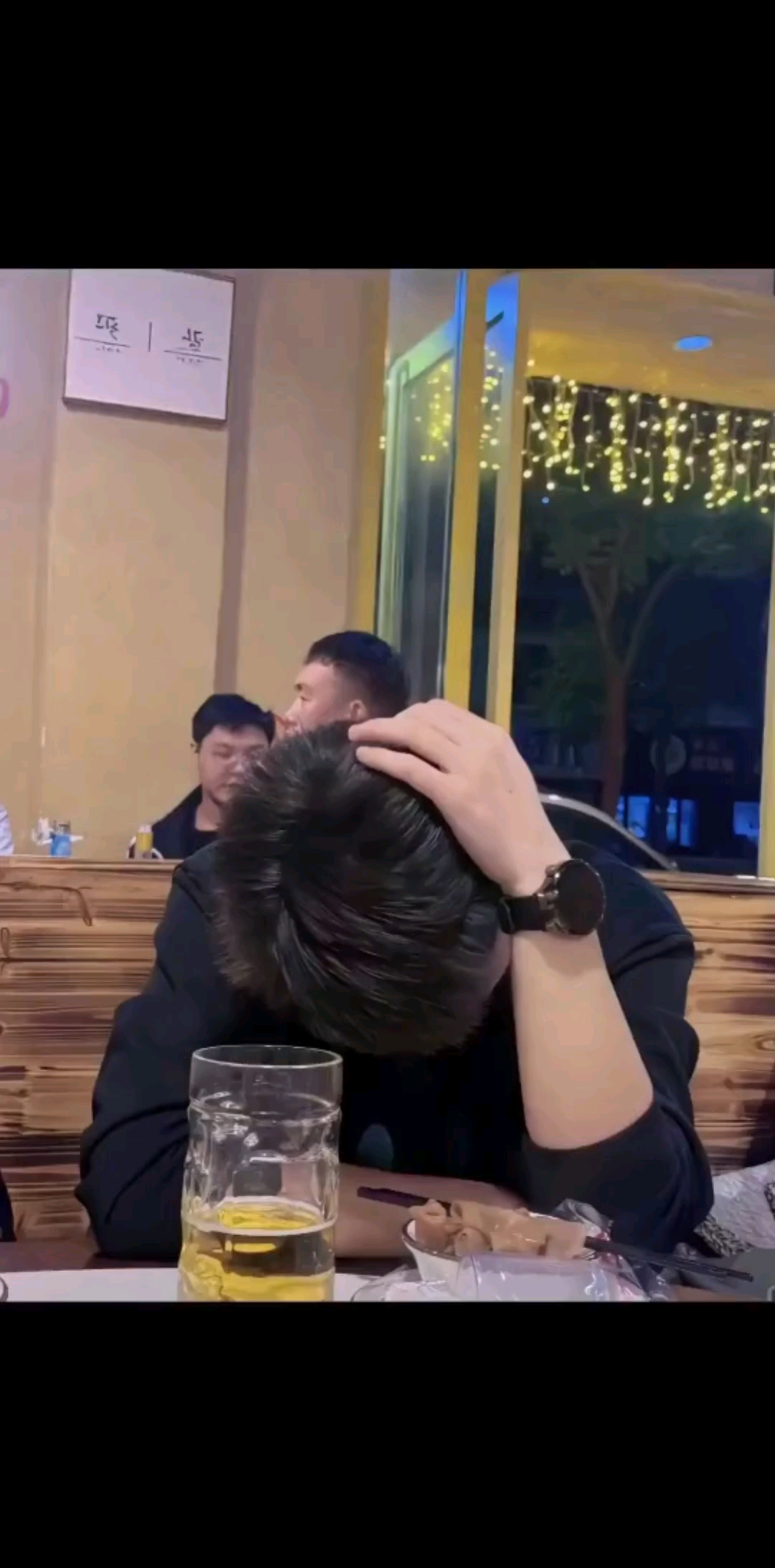 说嘛：要电话微信还是