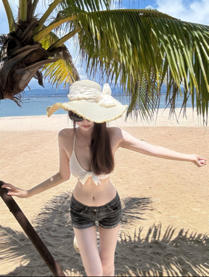 小甜甜😈海报