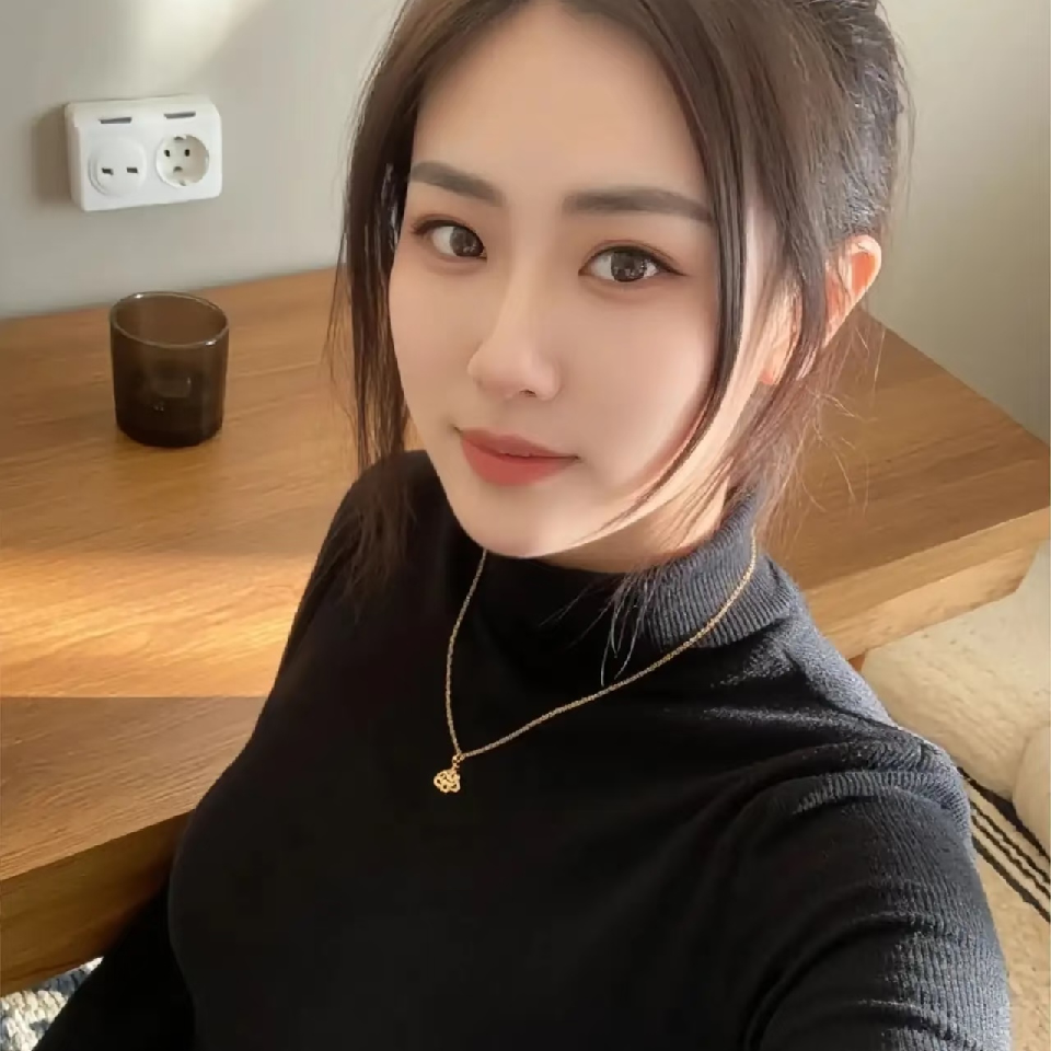 浅浅✨玥明海报