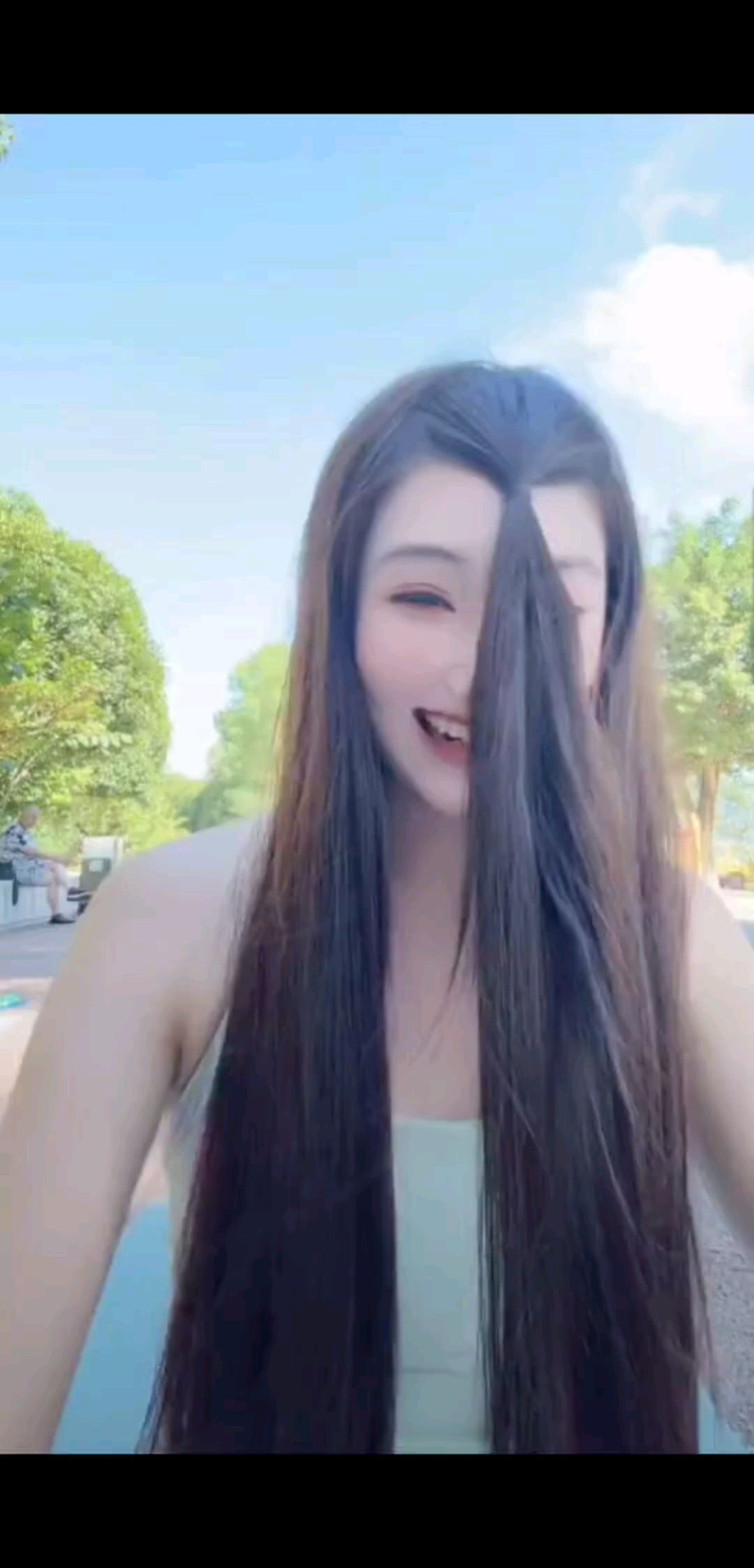 头发扎前面小马尾有意