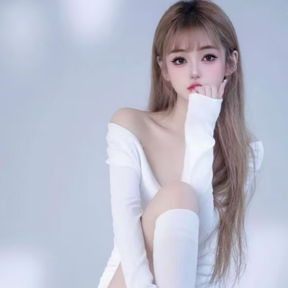 Clover💖如意海报