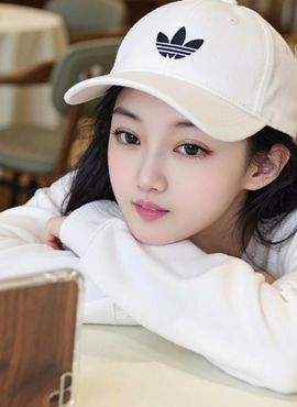 丑小鸭💞愿有一束光主播照片