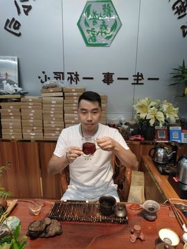 赛过兔子的乌龟的图片