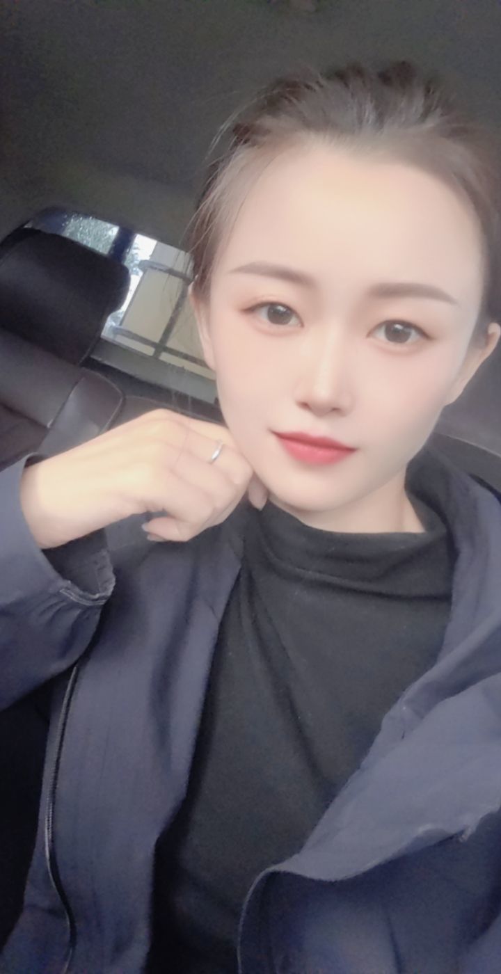 99。唱歌滴主播圖片
