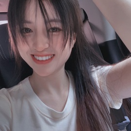 小妮的小熊主播照片
