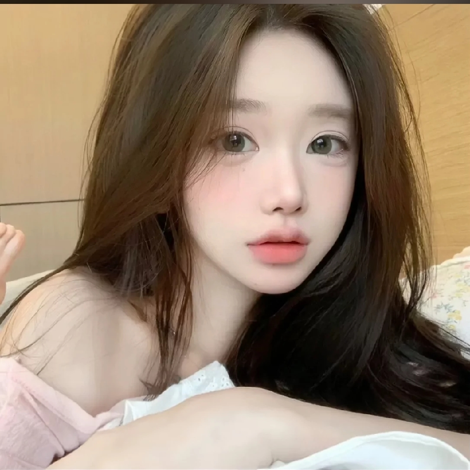 瑶瑶/🐷，海报