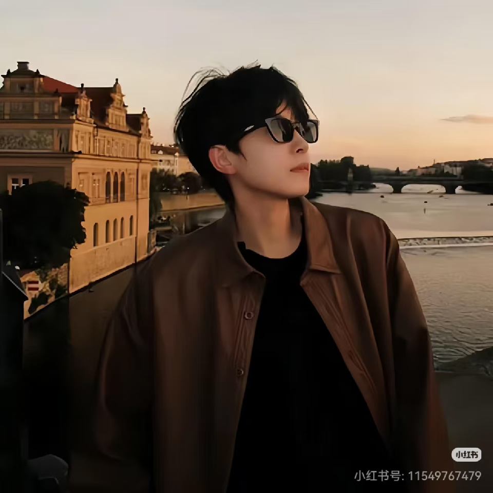 倾城💕守望的天空海报