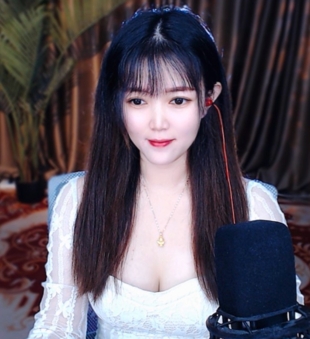 小喵(心累了)主播图片