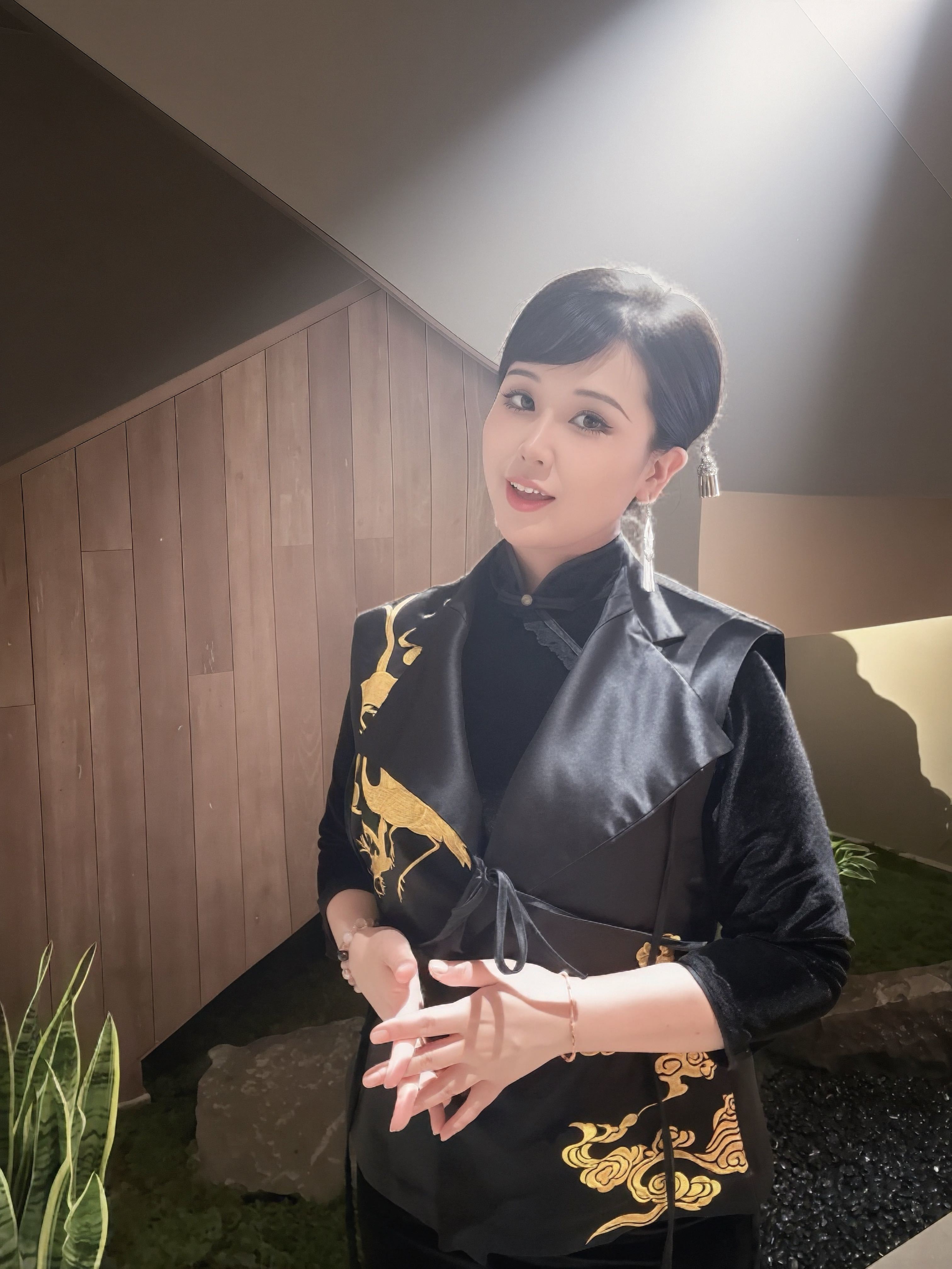 茶茶幸运星今晚休主播图片