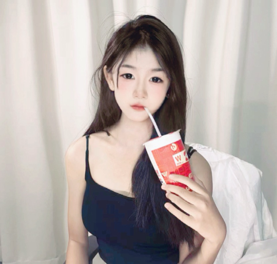 奶盖涵包海报
